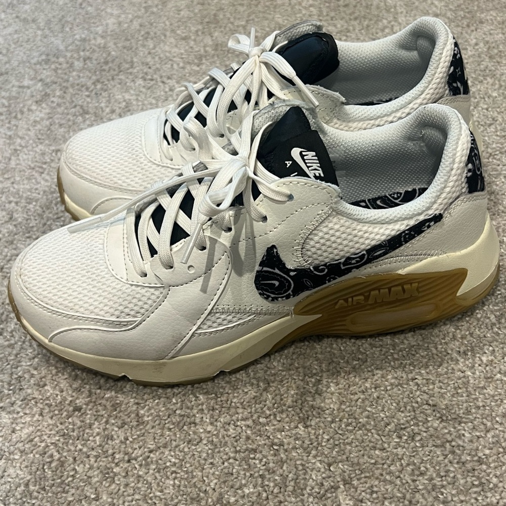 Nike Women’s Air Max White Black Gum Athletic Sneakers